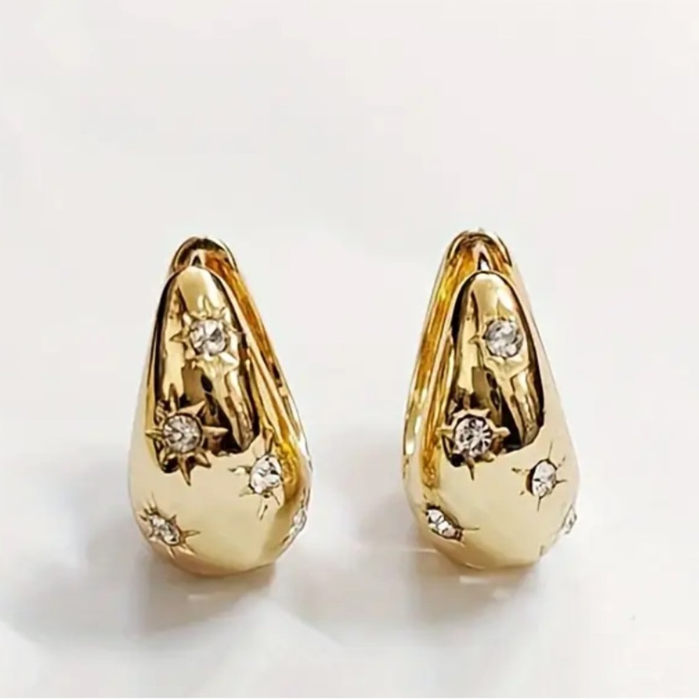 NEW! Anthropologie
Celestial Stars Crystal Dome Huggies Hoop Gold Earrings - Picture 1 of 9